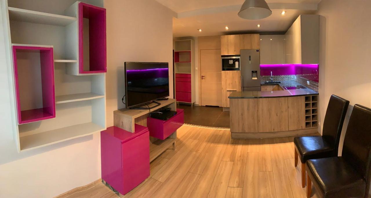 Apartament One Ogrodek I Parking ゴジュフ・ヴィエルコポルスキ エクステリア 写真
