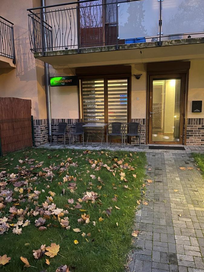Apartament One Ogrodek I Parking ゴジュフ・ヴィエルコポルスキ エクステリア 写真