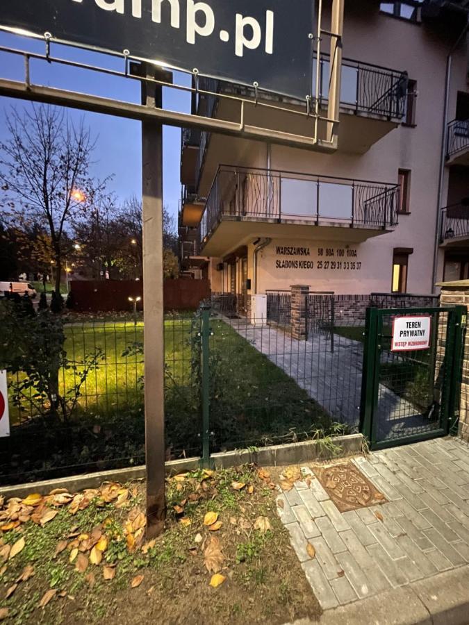 Apartament One Ogrodek I Parking ゴジュフ・ヴィエルコポルスキ エクステリア 写真