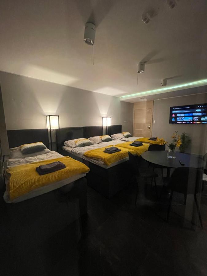 Apartament One Ogrodek I Parking ゴジュフ・ヴィエルコポルスキ エクステリア 写真